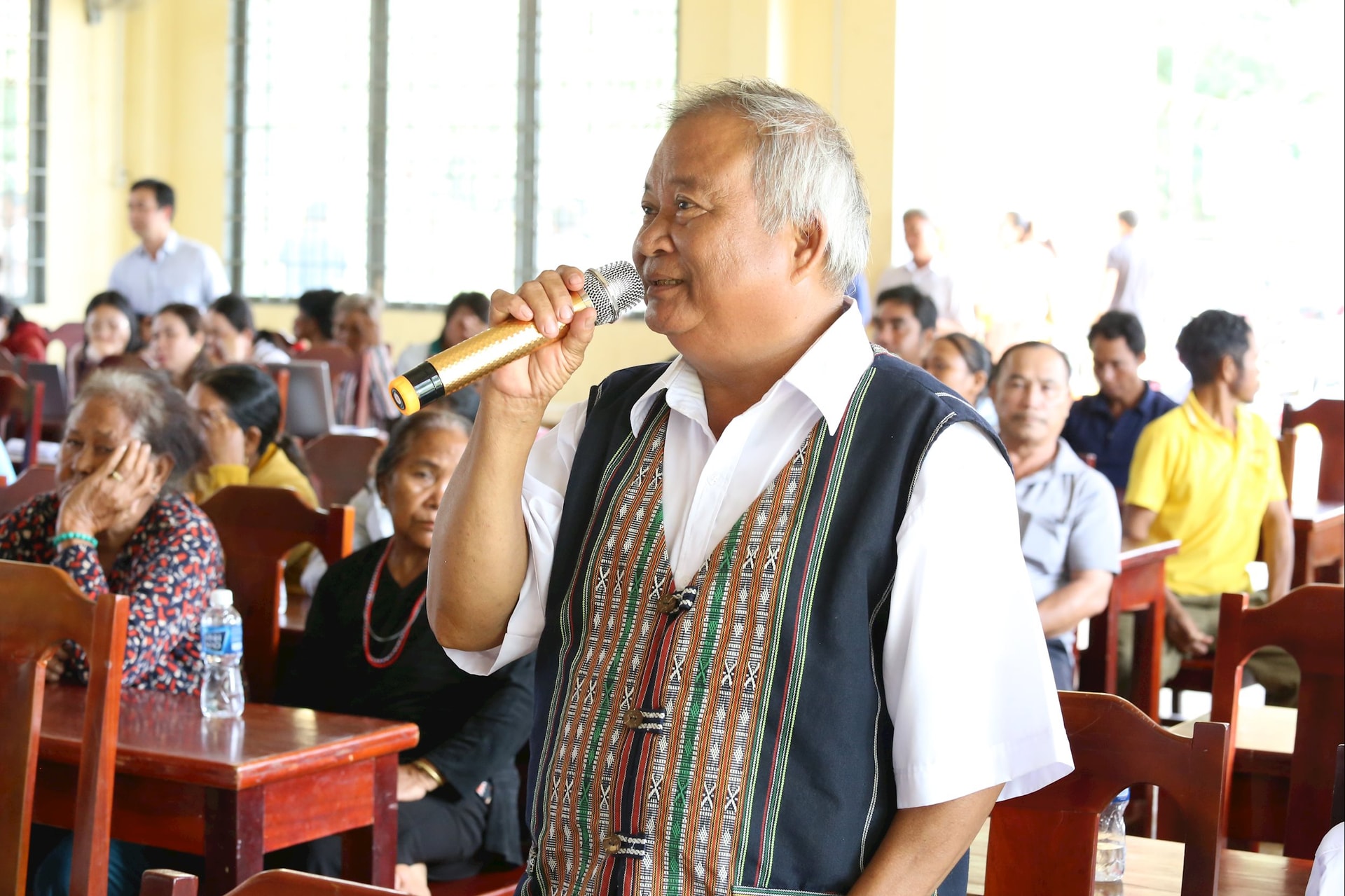 Folk bidrar med ideer på den store enhetsdagen