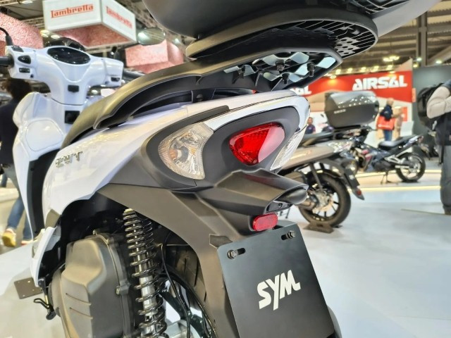 glo-bwt-125-3.jpg
