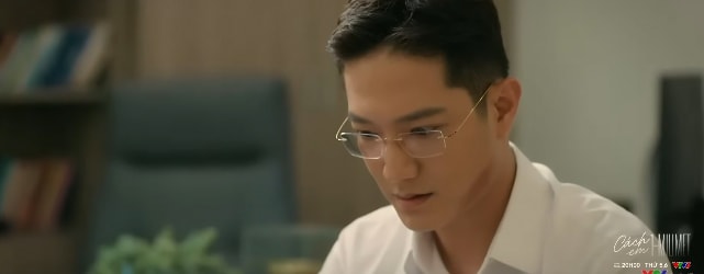 Cảnh trong phim Cách em 1 milimet - Tập 21, nhân vật Nghiêm và Nga bị lãnh đạo và Viễn nói chuyện riêng.