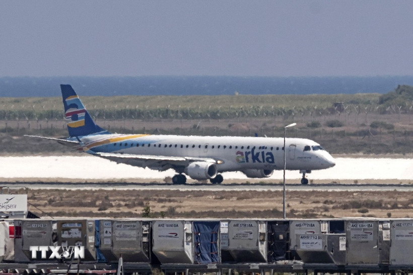 Máy bay của hãng hàng không Arkia của Israel. (Ảnh: AFP/TTXVN)