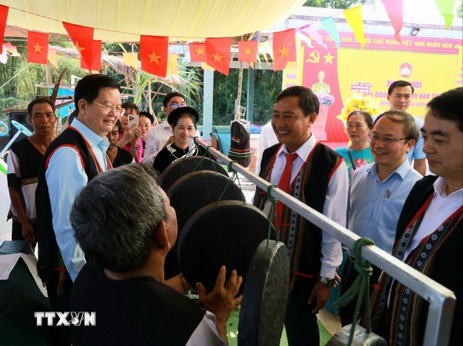 ttxvn-pho-thu-tuong-chinh-phu-mai-van-chinh-du-ngay-hoi-dai-doan-ket-toan-dan-toc-tai-khanh-hoa3.jpg