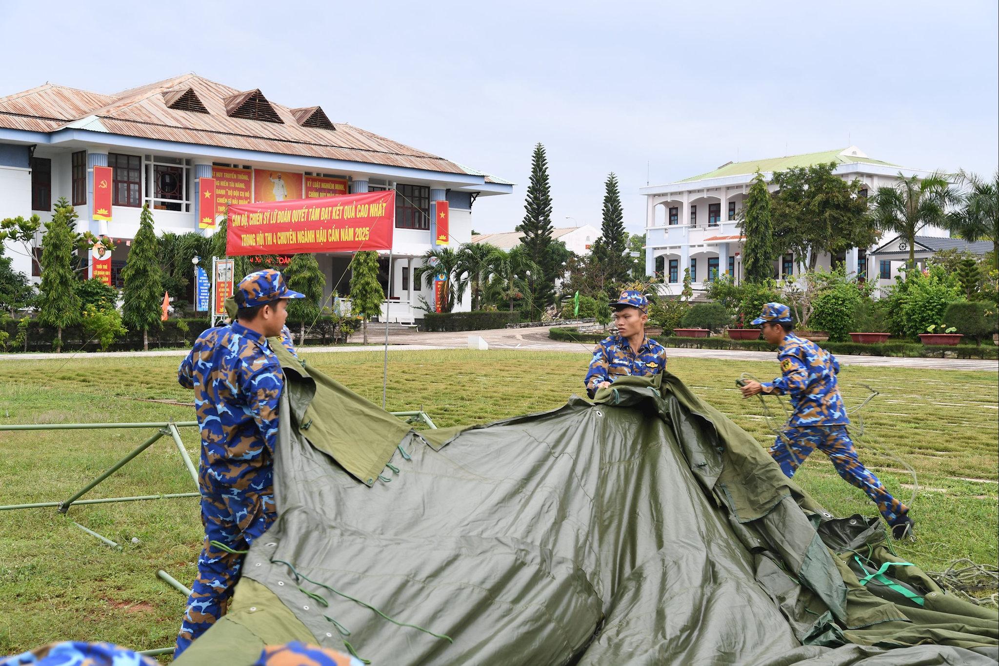 dựng nhà bạt 2