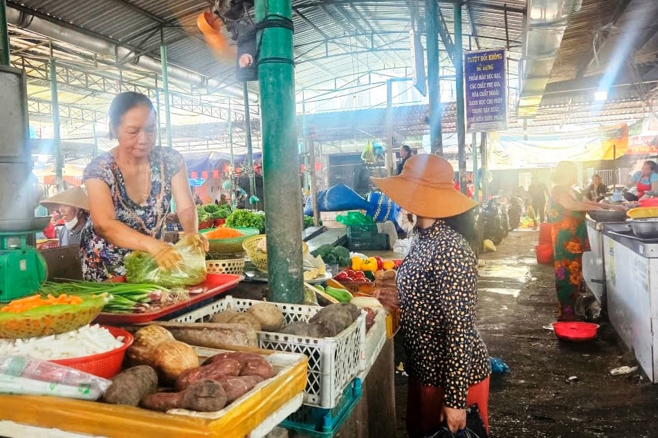 Các sạp rau khan hiếm các loại rau xanh