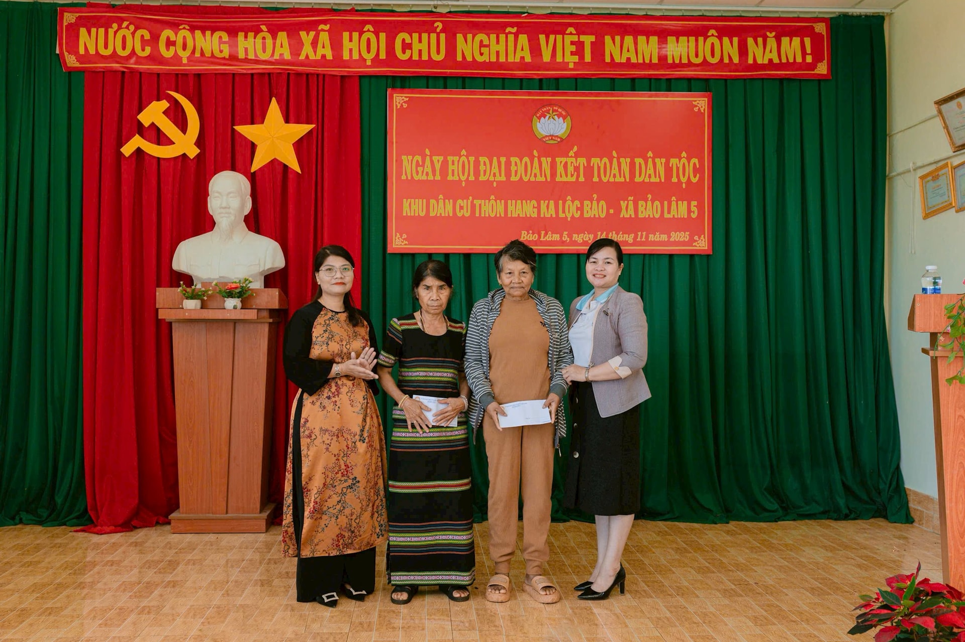 Att ge gåvor till missgynnade hushåll i området