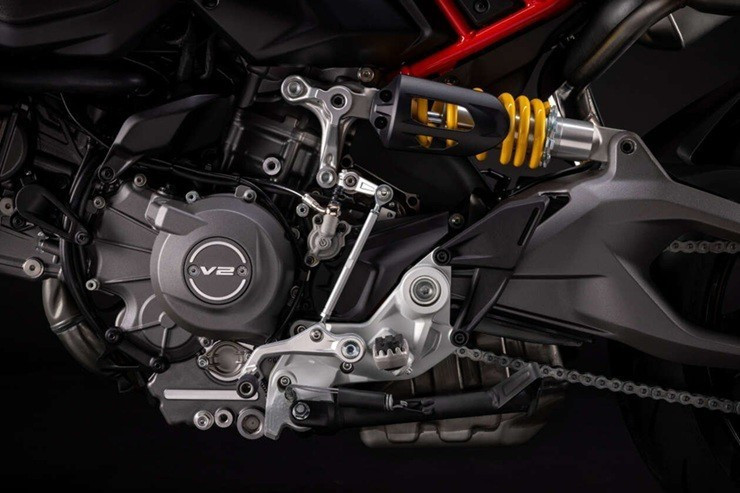 glo-ducati-hypermotard-v2-2026-1.jpg