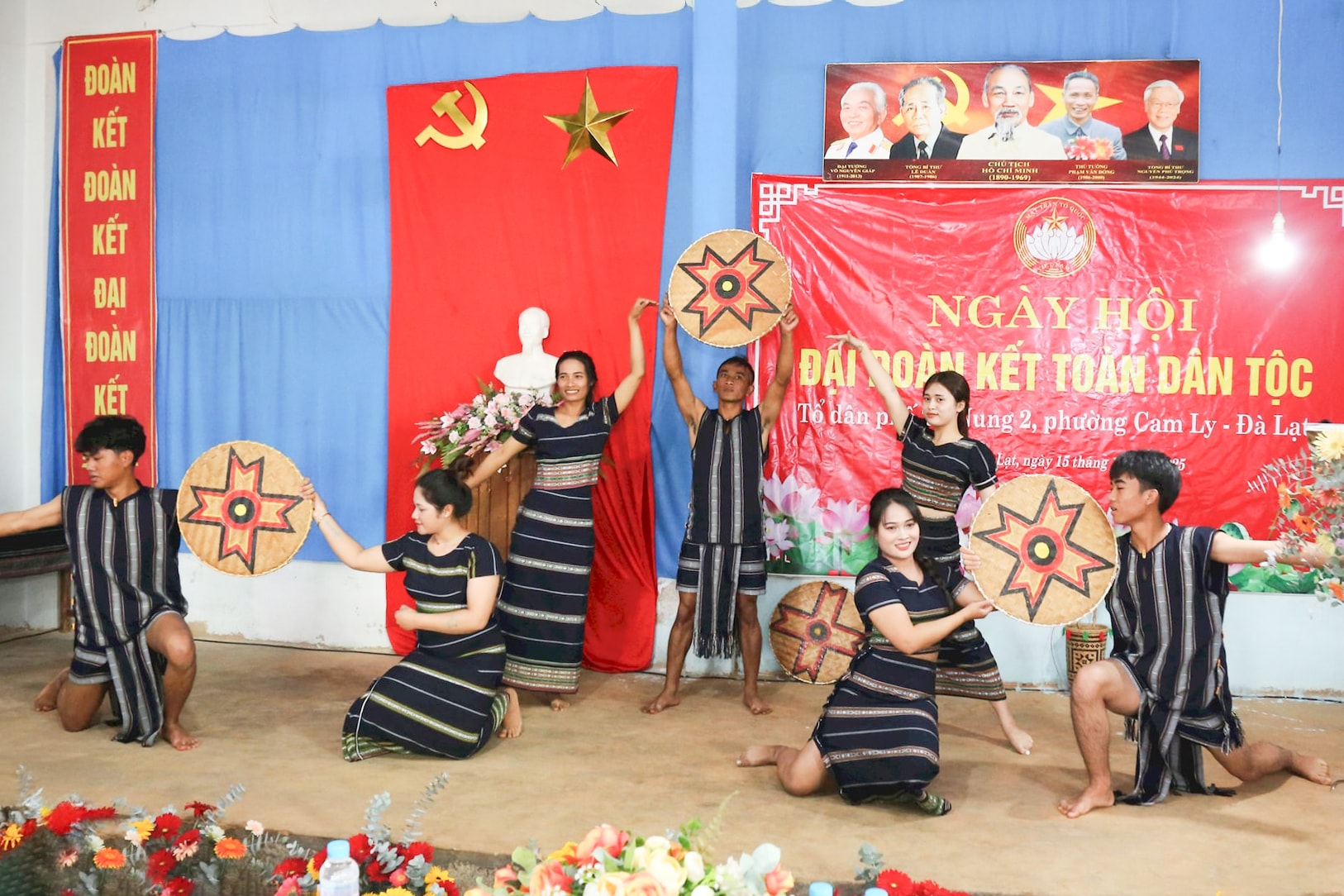 การแสดงทางวัฒนธรรมในเทศกาลนำเสนอชีวิตทางวัฒนธรรมของกลุ่มชาติพันธุ์ (1).jpg