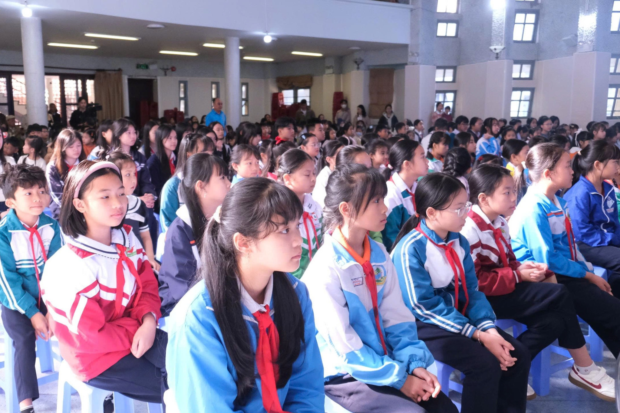 Đông đảo các em học sinh tham gia chương trình