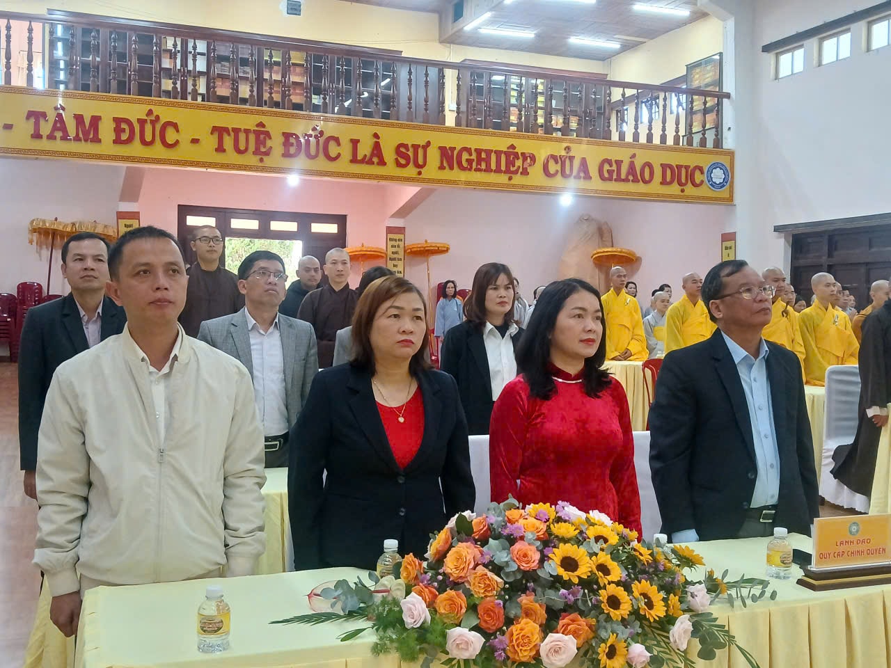 Lãnh đạo Tỉnh ủy, MTTQ, Sở Dân tộc & Tôn giáo tỉnh tham dự lễ trao bằng tốt nghiệp Trung cấp Phật học khóa 14