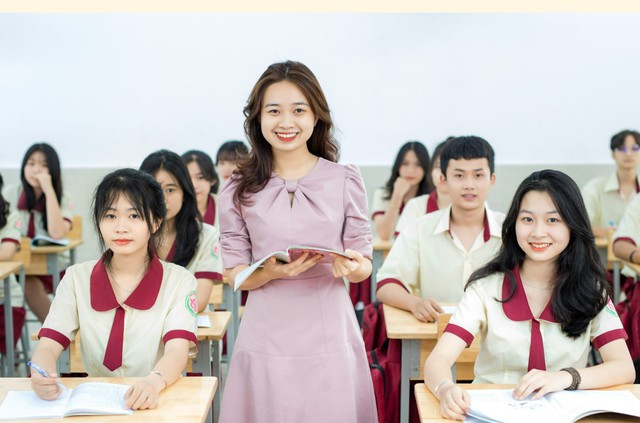 Bộ GDĐT: Đề xuất HỆ SỐ LƯƠNG ĐẶC THÙ cho NHÀ GIÁO có đủ căn cứ chính trị, pháp lí, không phá vỡ thiết kế hệ thống tiền lương hiện hành- Ảnh 1.