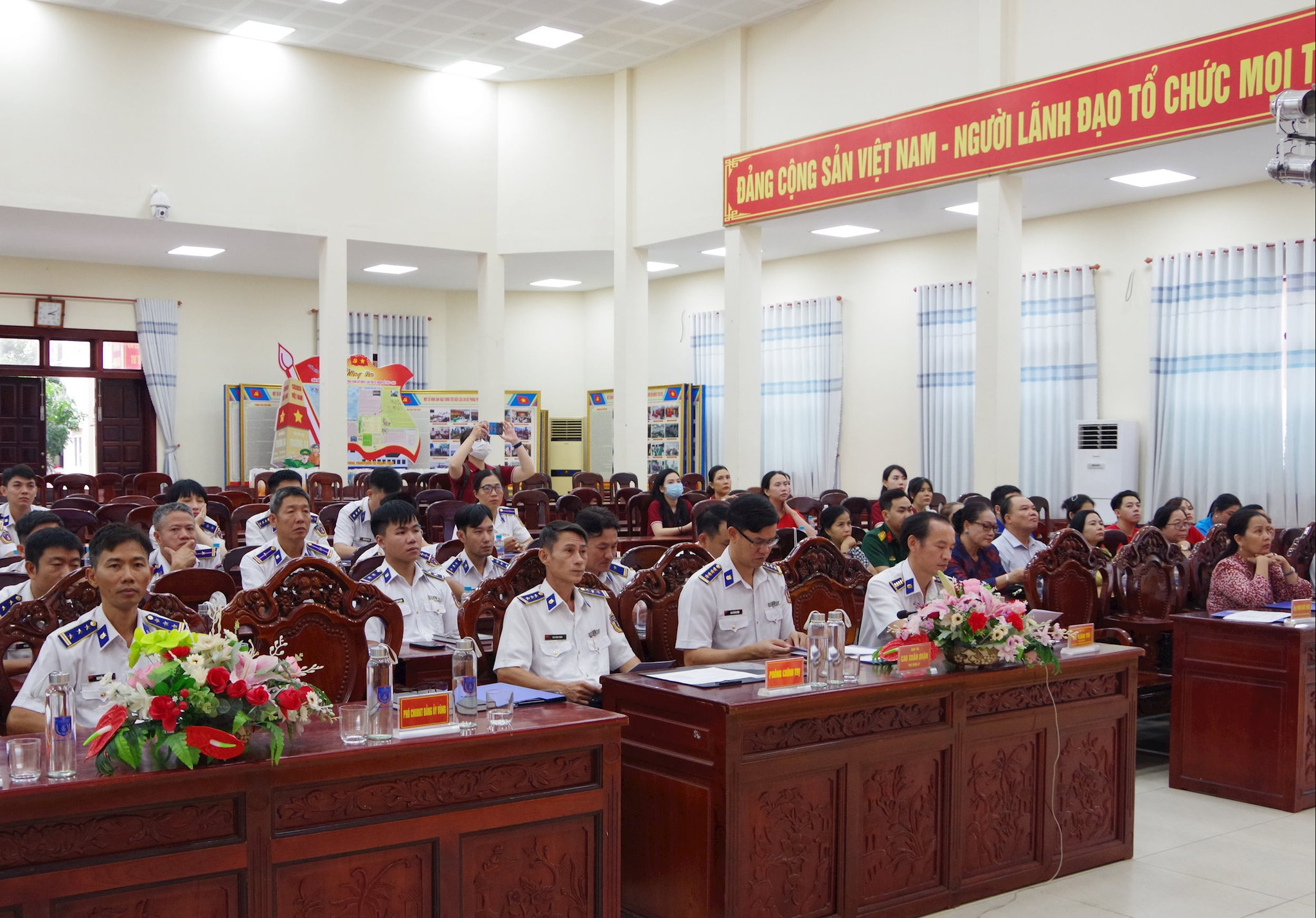 Các đại biểu tham dự Hội nghị