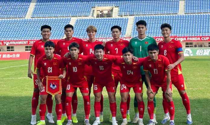 U22 Việt Nam trong một pha tranh chấp tại Panda Cup 2025