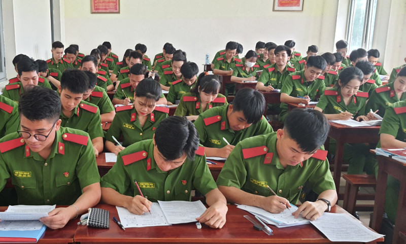 Sửa quy định về đối tượng, điều kiện dự tuyển đào tạo trình độ Thạc sĩ, Tiến sĩ trong Công an - Ảnh 1.