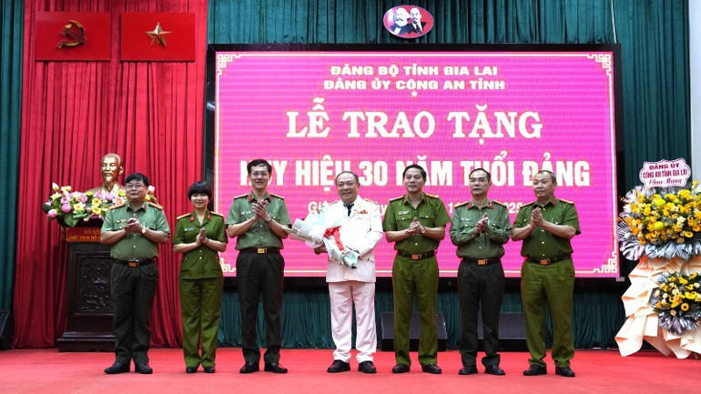 4-40-5694.jpg