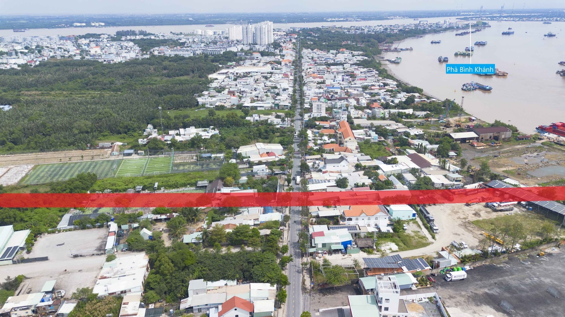 Giao thông giữa Cần Giờ và trung tâm TP HCM hiện phụ thuộc vào phà Bình Khánh.