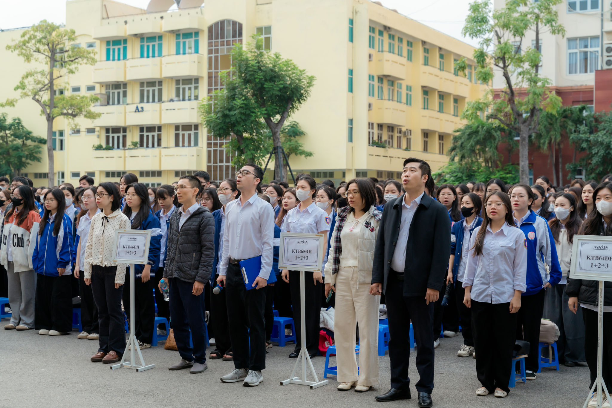 Lễ chào cờ tại trường Đại học Hàng Hải Việt Nam