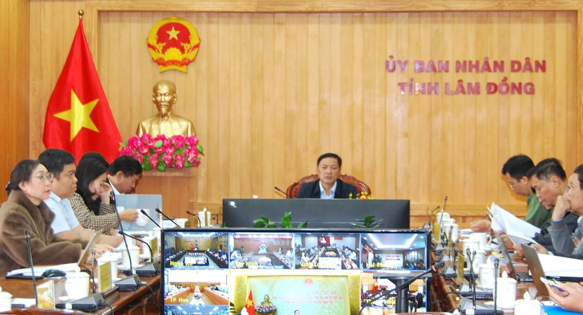 quang-canh-phien-hop-truc-tuyen-tai-ddiierm-cau-lam-dong(1).jpg