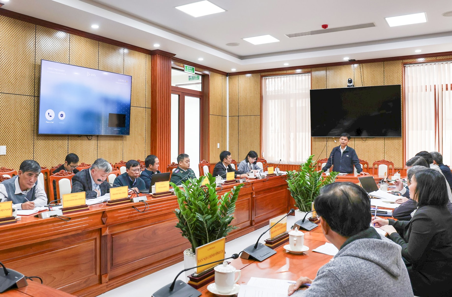 orang ramai-polis-hubungi-(1).jpg