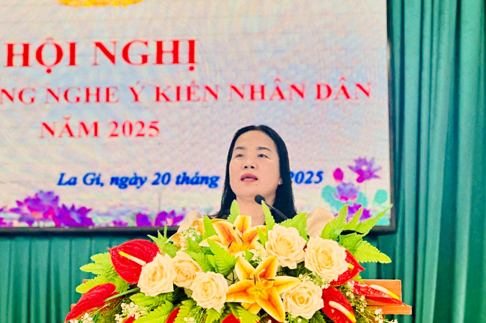 chu-tich-ubnd-phuong-la-gi-dang-thi-hong-lam-phat-bieu- (1)
