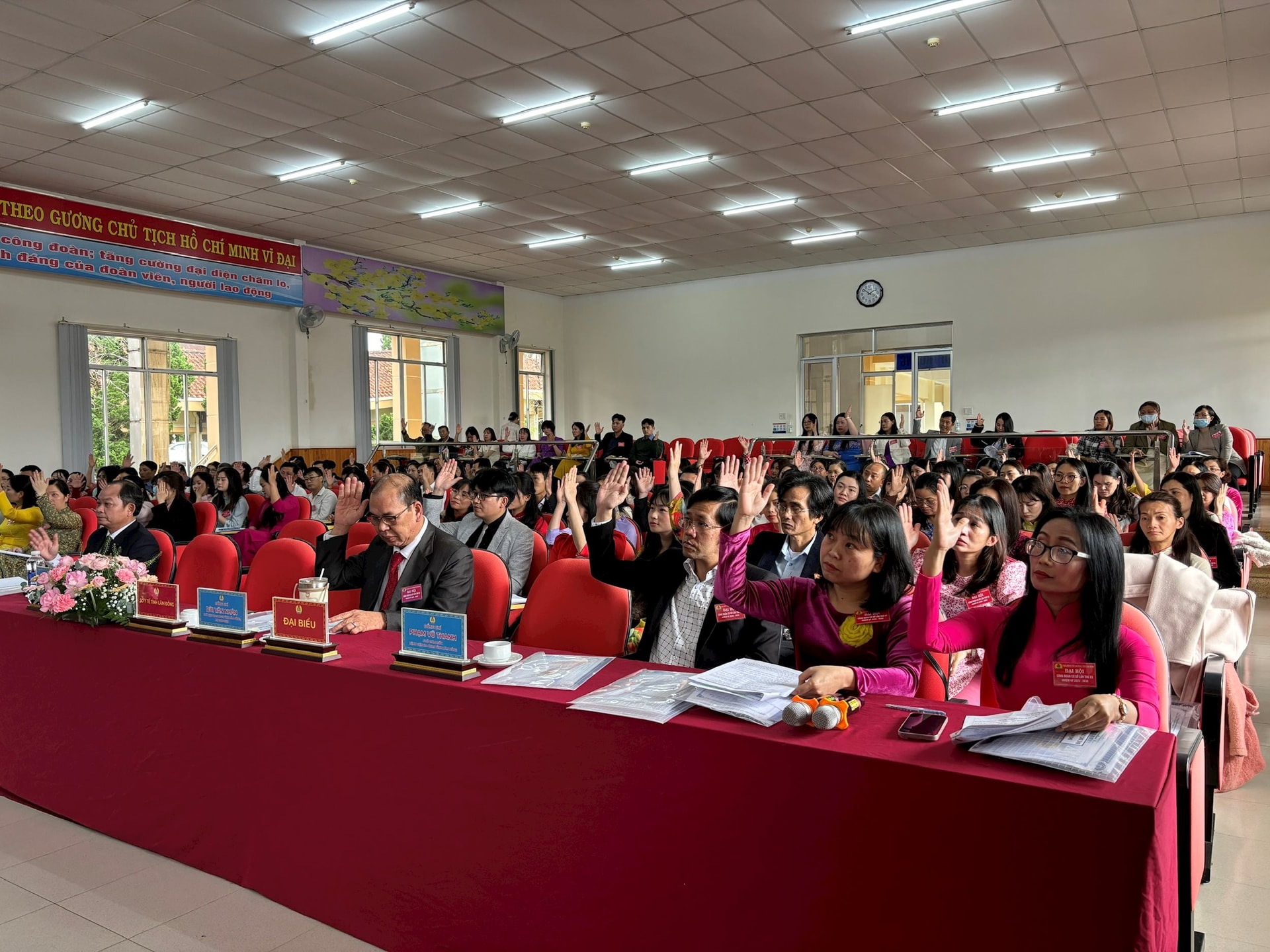Kakitangan dan pekerja perubatan hospital mengenal pasti pemeriksaan dan rawatan perubatan sebagai matlamat mereka.