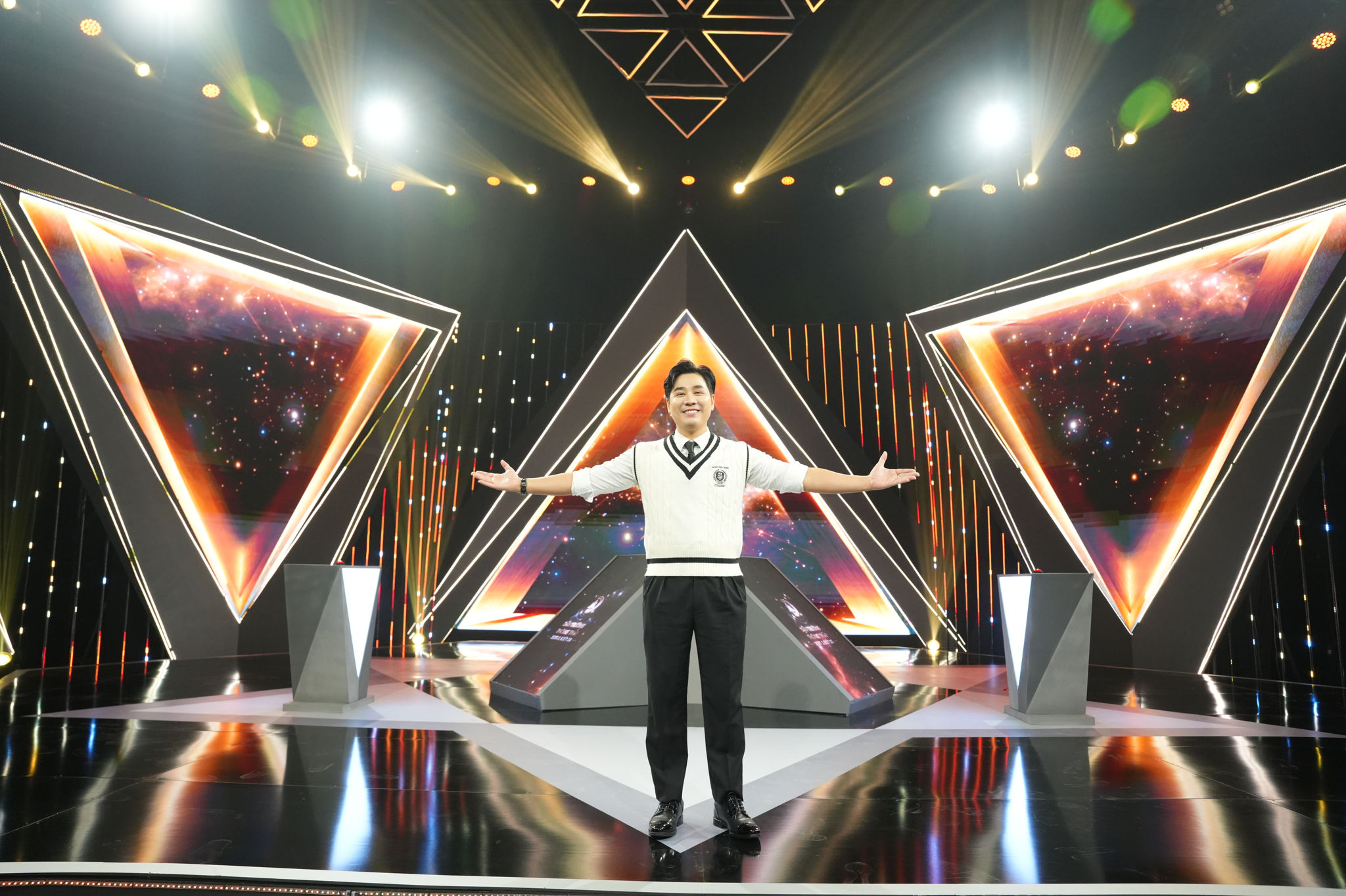 Đột nhập trường quay gameshow mới Đấu trường thông thái - Ảnh 4.