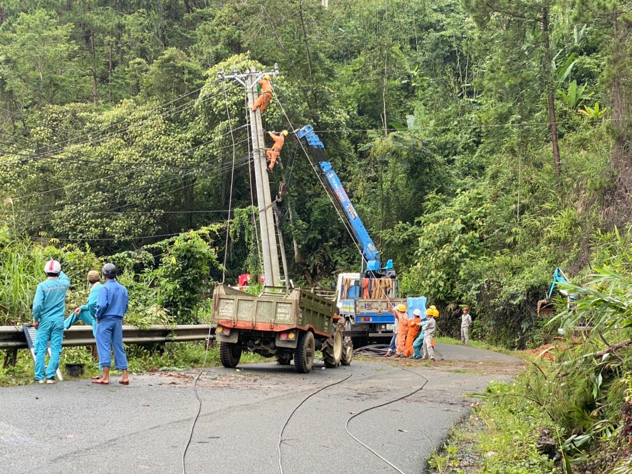 Photo 1 Centrale hydroélectrique du barrage de Rong