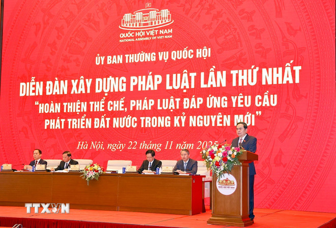 ttxvn-dien-dan-xay-dung-phap-luat-lan-thu-nhat-3.jpg