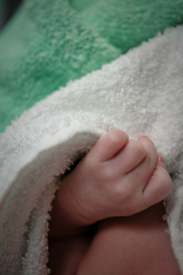 Thiên thần là một bé trai, được đặt tên Lucas.