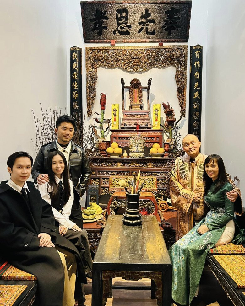 Sau khi kết hôn, cặp đôi luôn dành thời gian quây quần bên gia đình.