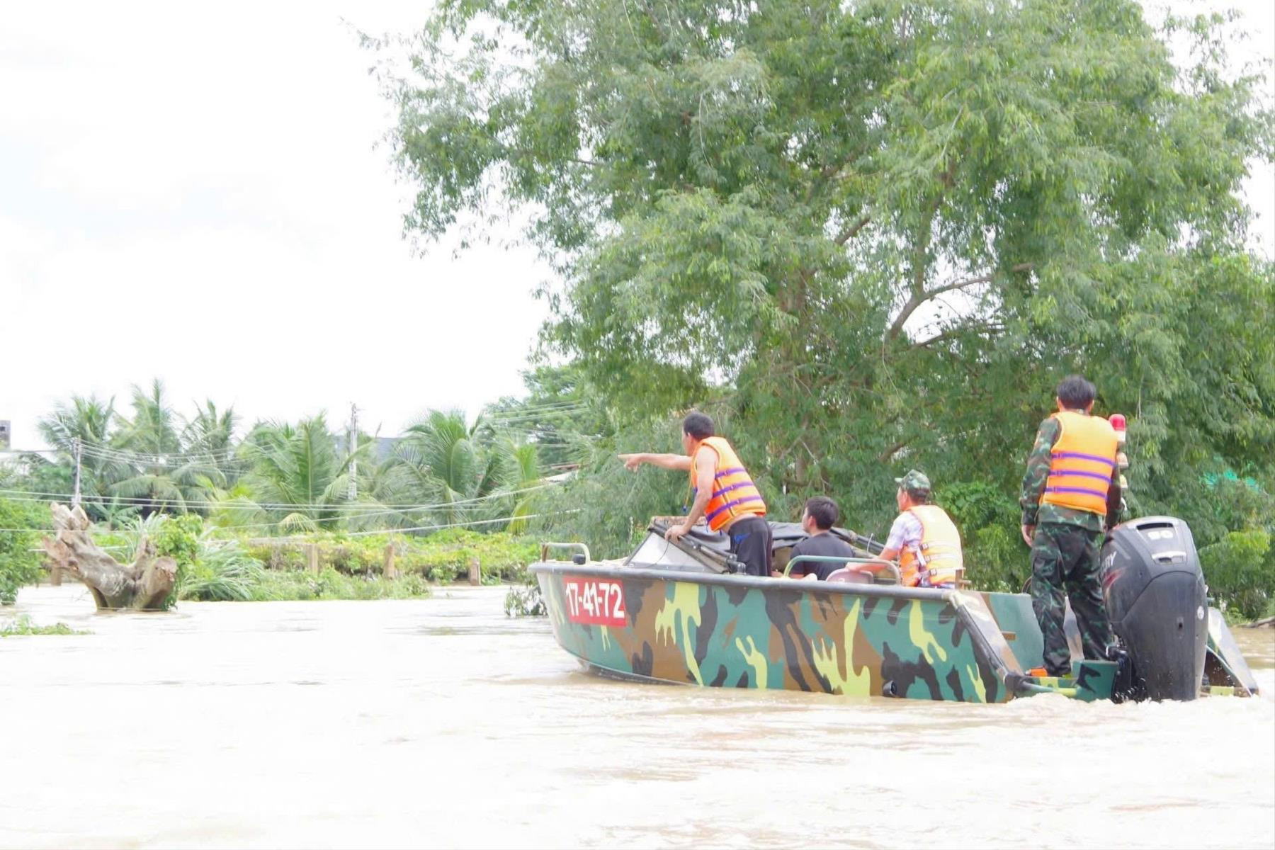 Cán bộ, chiến sĩ, dân quân tự vệ LLVT tỉnh Lâm Đồng triển khai các biện pháp ứng phó, khắc phục hậu quả thiên tai và tham gia tìm kiếm cứu hộ, cứu nạn 