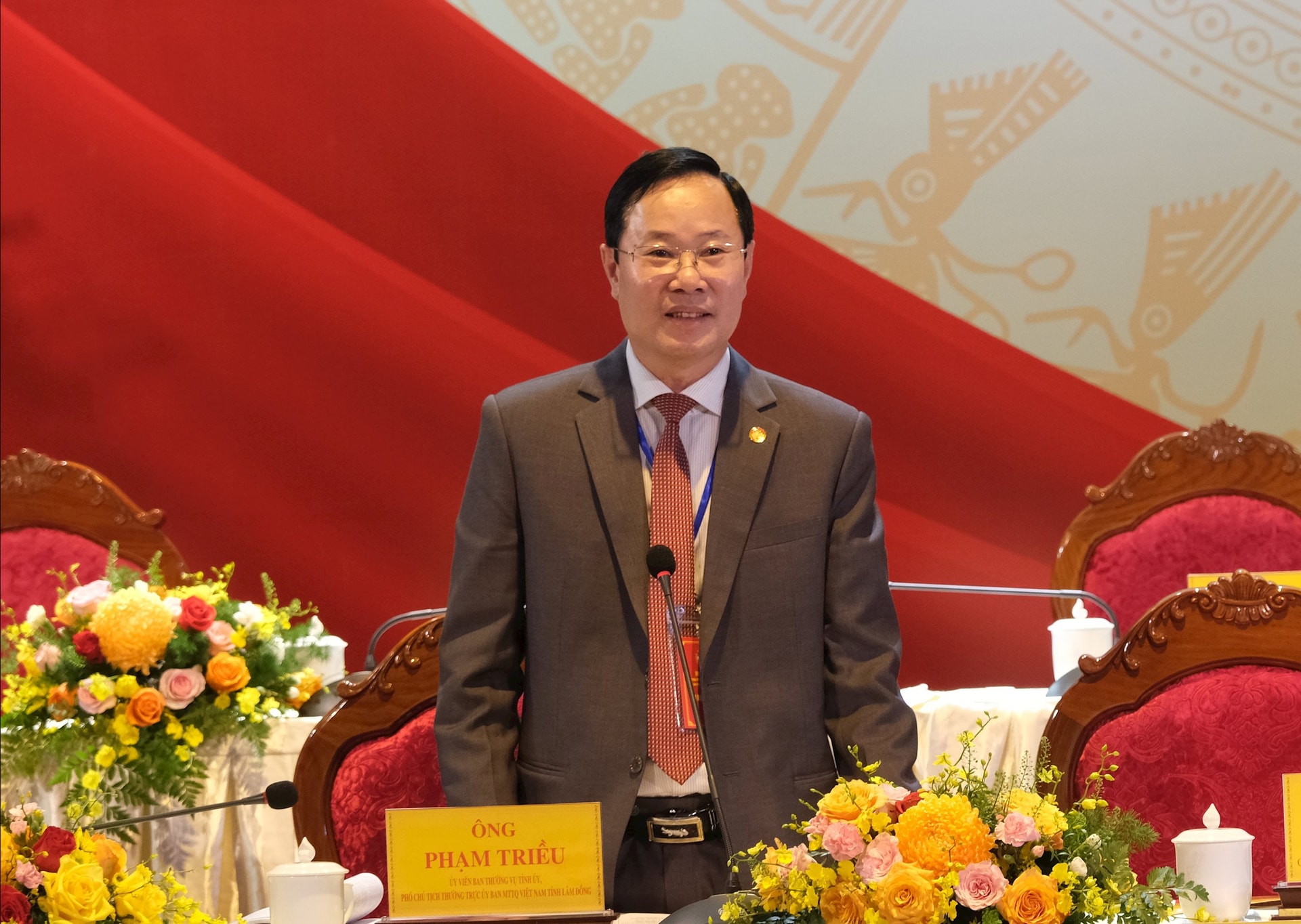 Pham Trieu elvtárs elnökölt az 1. számú vitacsoportban.