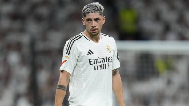 Liverpool có mua được Valverde?