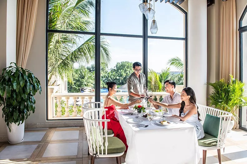 Không gian nhà hàng The Delight tại Vinpearl Wonderworld Phú Quốc.