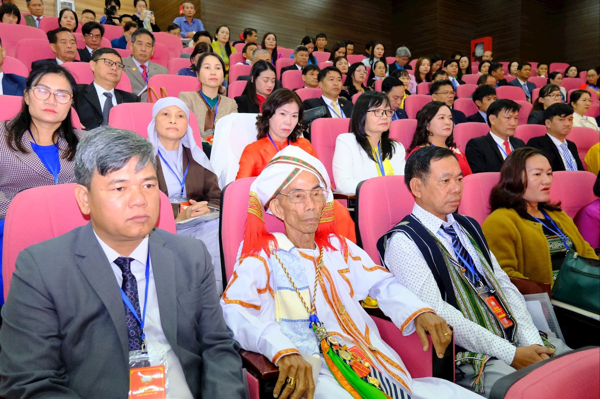 Tham dự Đại hội có 370 đại biểu chính thức, đại diện cho khối đại đoàn kết toàn dân tộc trong tỉnh