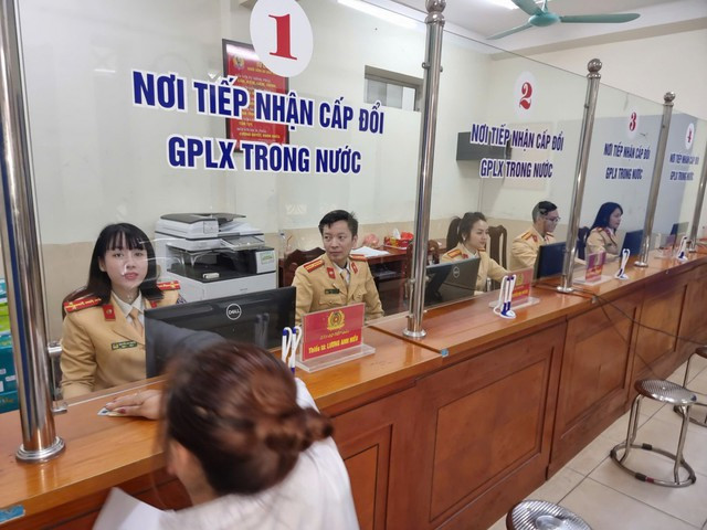 Dự kiến giảm thời gian cấp giấy phép lái xe - Ảnh 1. Dự kiến giảm thời gian cấp giấy phép lái xe - Ảnh 1.