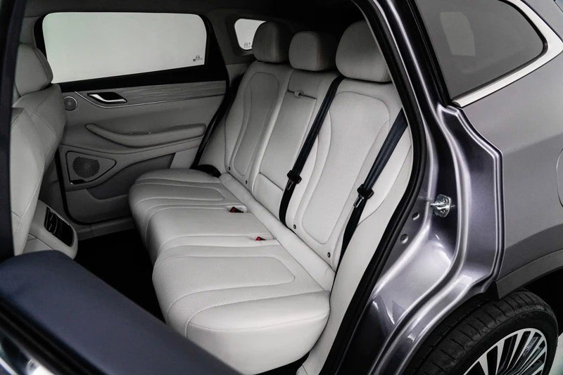 suv-chery-exeed-et5-2026-5.jpg
