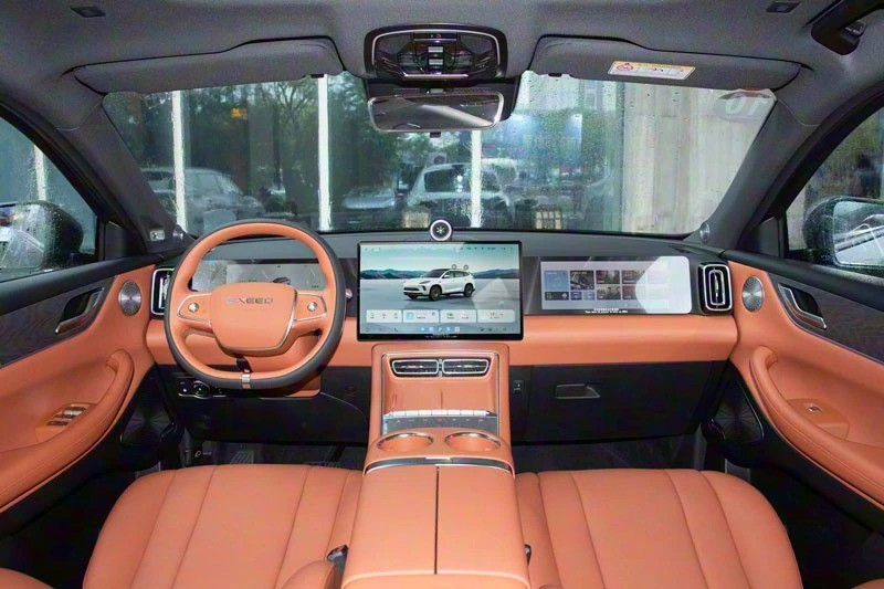suv-chery-exeed-et5-2026-4.jpg