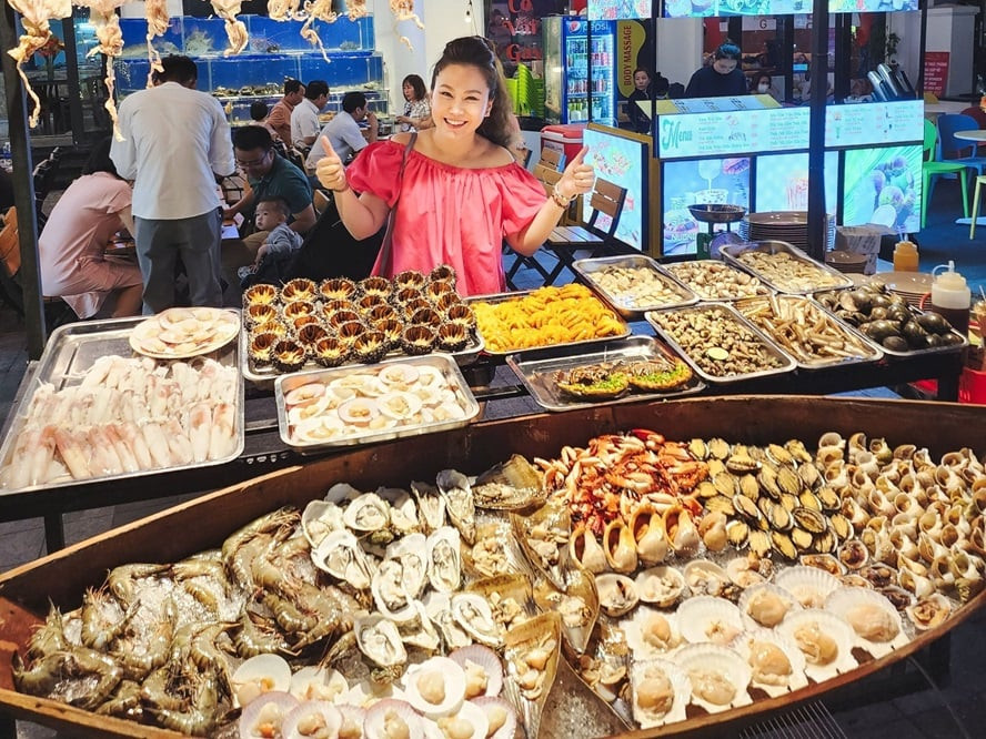 Hải sản tươi sống là điểm nhấn tại nhà hàng Mai Hương
