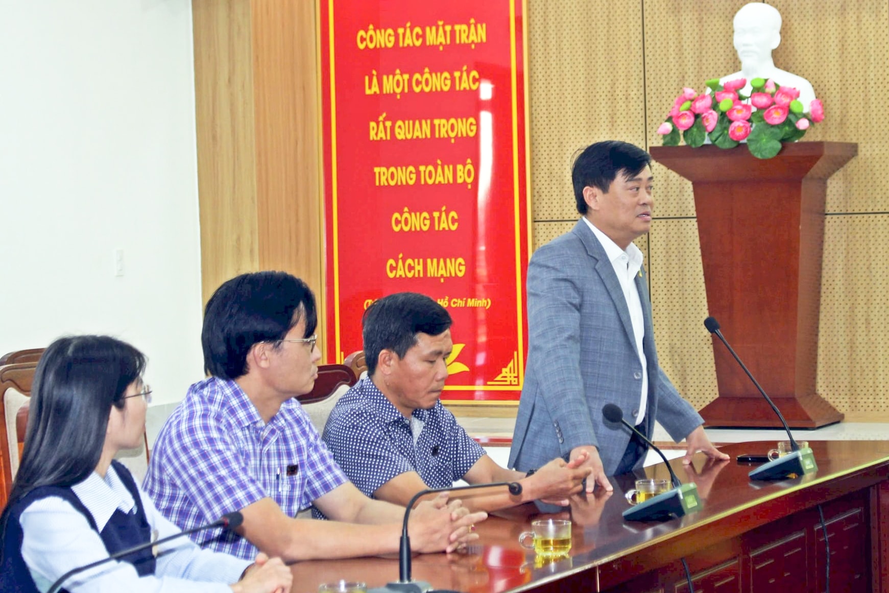 Ông Lê Viết Thuận, Tổng Giám đốc Công ty Cổ phần Bình Điền Lâm Đồng chia sẻ sâu sắc trước những thiệt hại mà Nhân dân trong tỉnh đang gánh chịu do mưa lũ gây ra