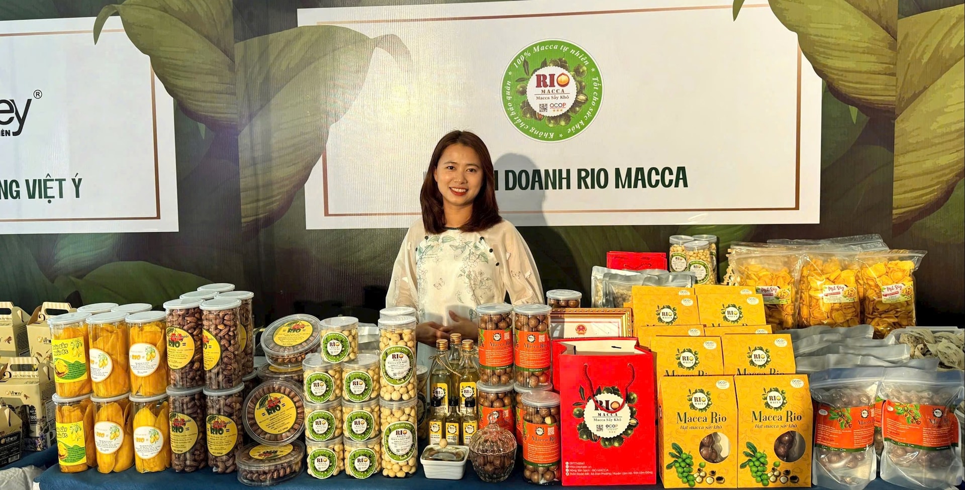 Rio Macadamia-merket i Tan Ha kommune, Lam Ha, med en prosesseringskapasitet på 20 tonn per år, retter seg mot utenlandske markeder.