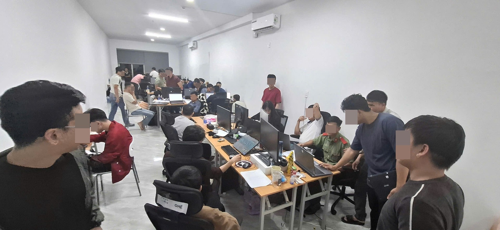 27-11DB1.jpg