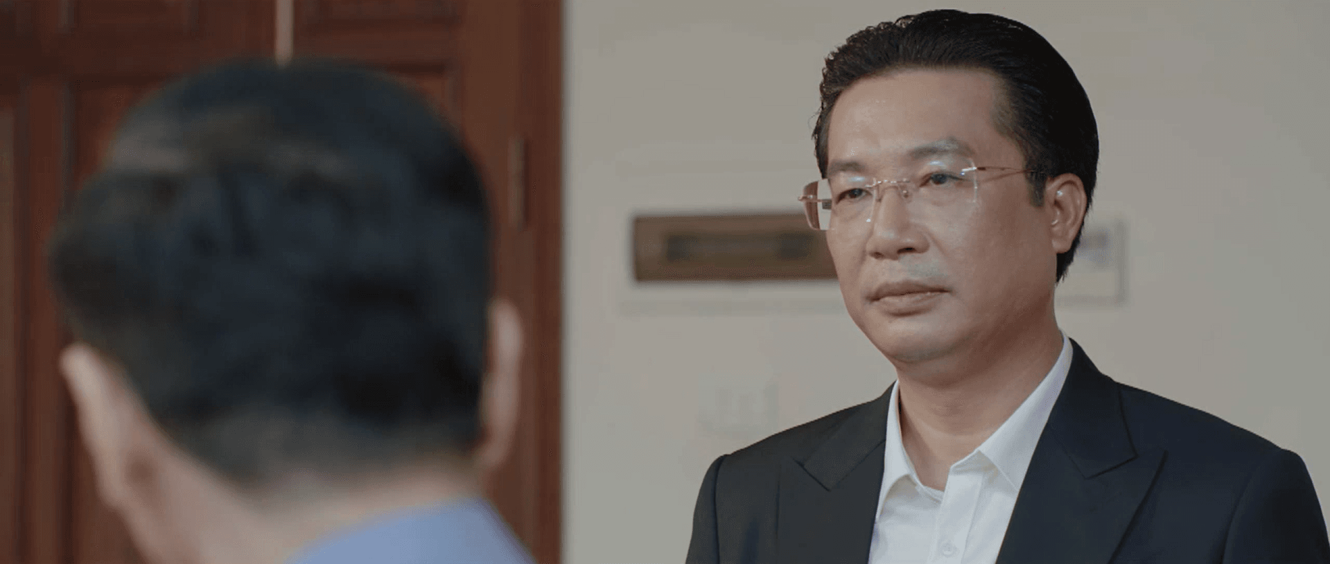 Lằn ranh - Tập 19: Khắc nổi điên vì hành động tự hủy của Vinh - Ảnh 6.