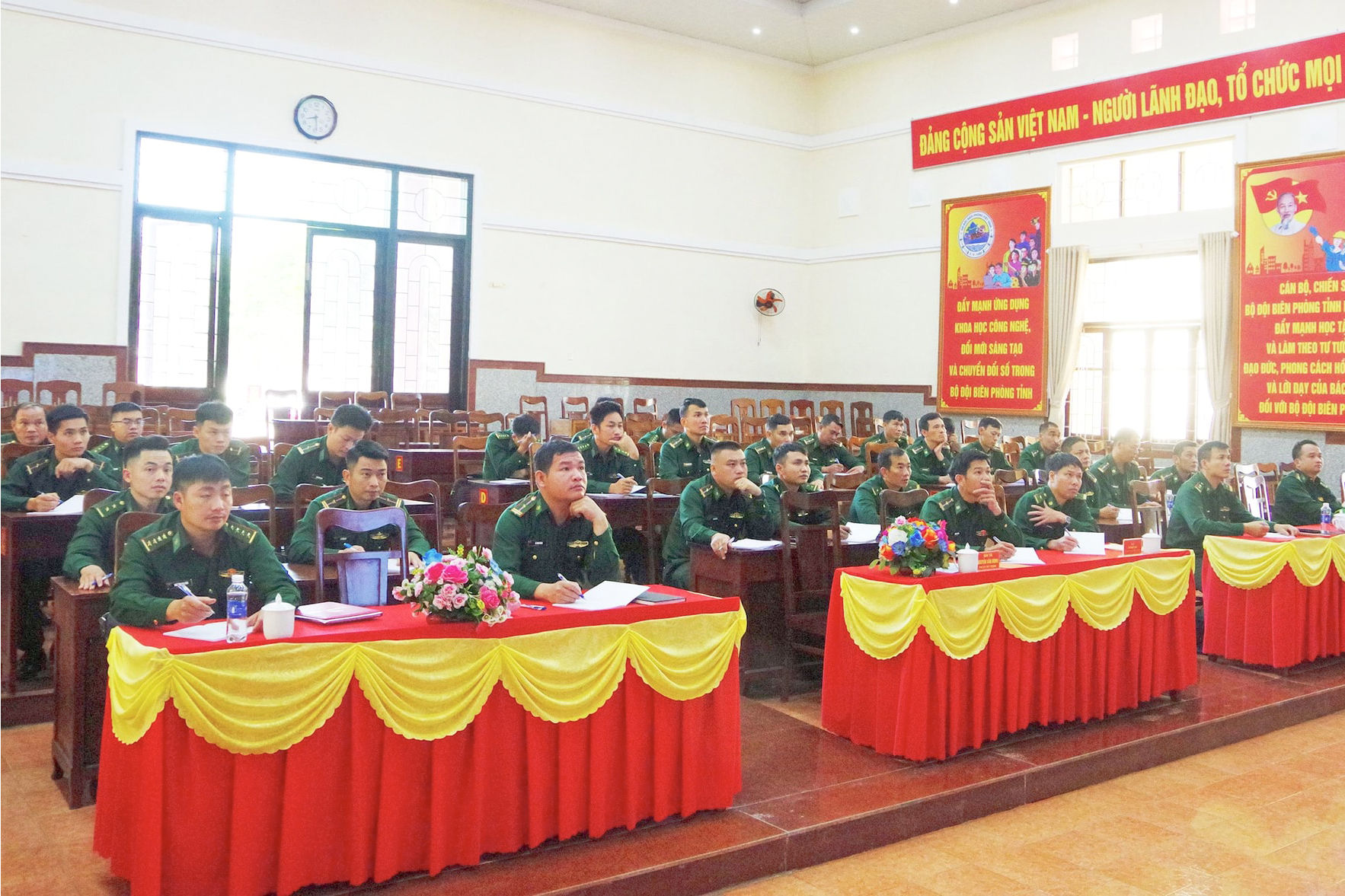 anh-1-cac-hoc-vien-tham-gia-lop-boi-duong-kien-thuc-dan-toc-nam-2025(1).jpg