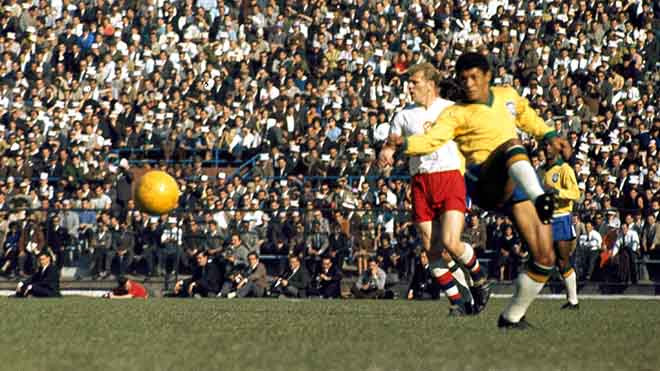 Garrincha đi vào lịch sử với màn trình diễn phi thường tại World Cup 1962
