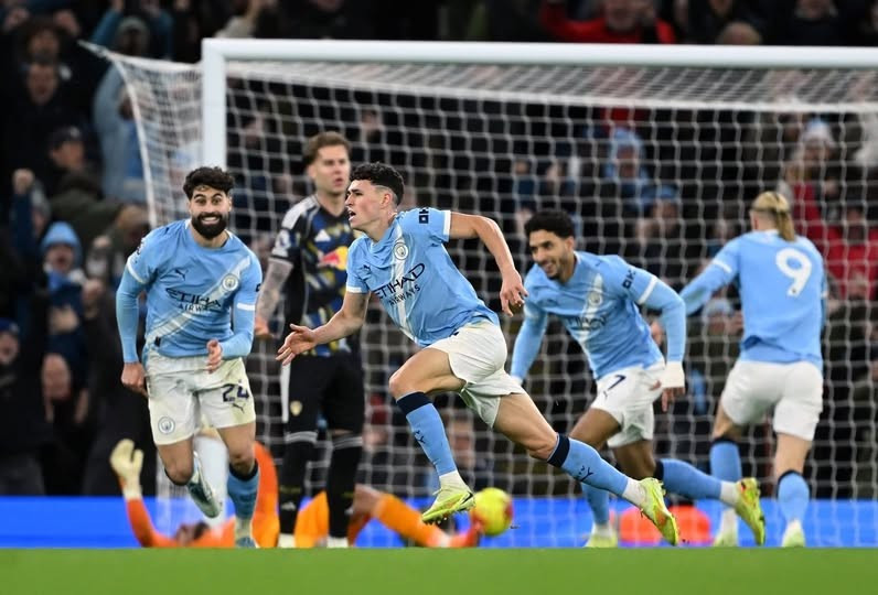 Man City chiến thắng để vươn lên vị trí thứ 2 Premier League.