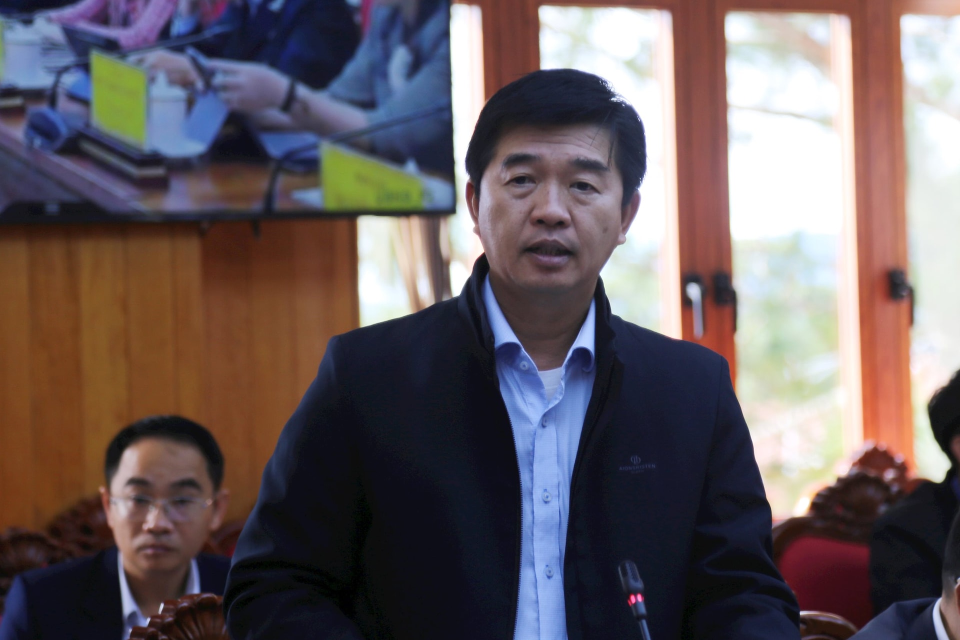 Phan Nguyen Hoang Tan, a Mezőgazdasági és Környezetvédelmi Minisztérium igazgatója beszámolt a természeti katasztrófák okozta előzetes károkról.