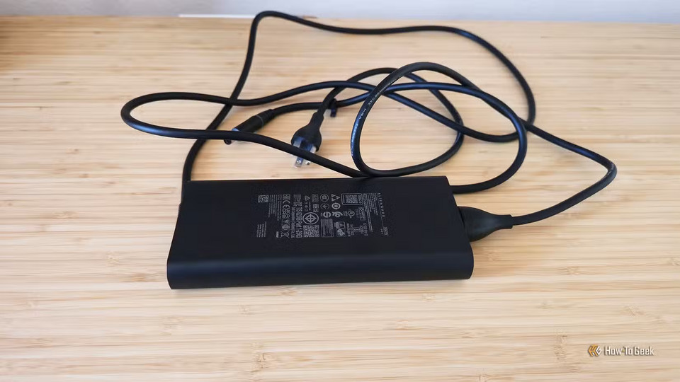 Thiết lập chế độ Hibernate làm hành động mặc định khi người dùng gập nắp laptop.