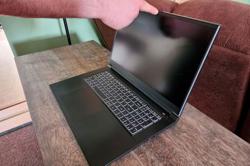 Tùy chọn 'Choose what closing the lid does' trong menu Power Options của Windows.