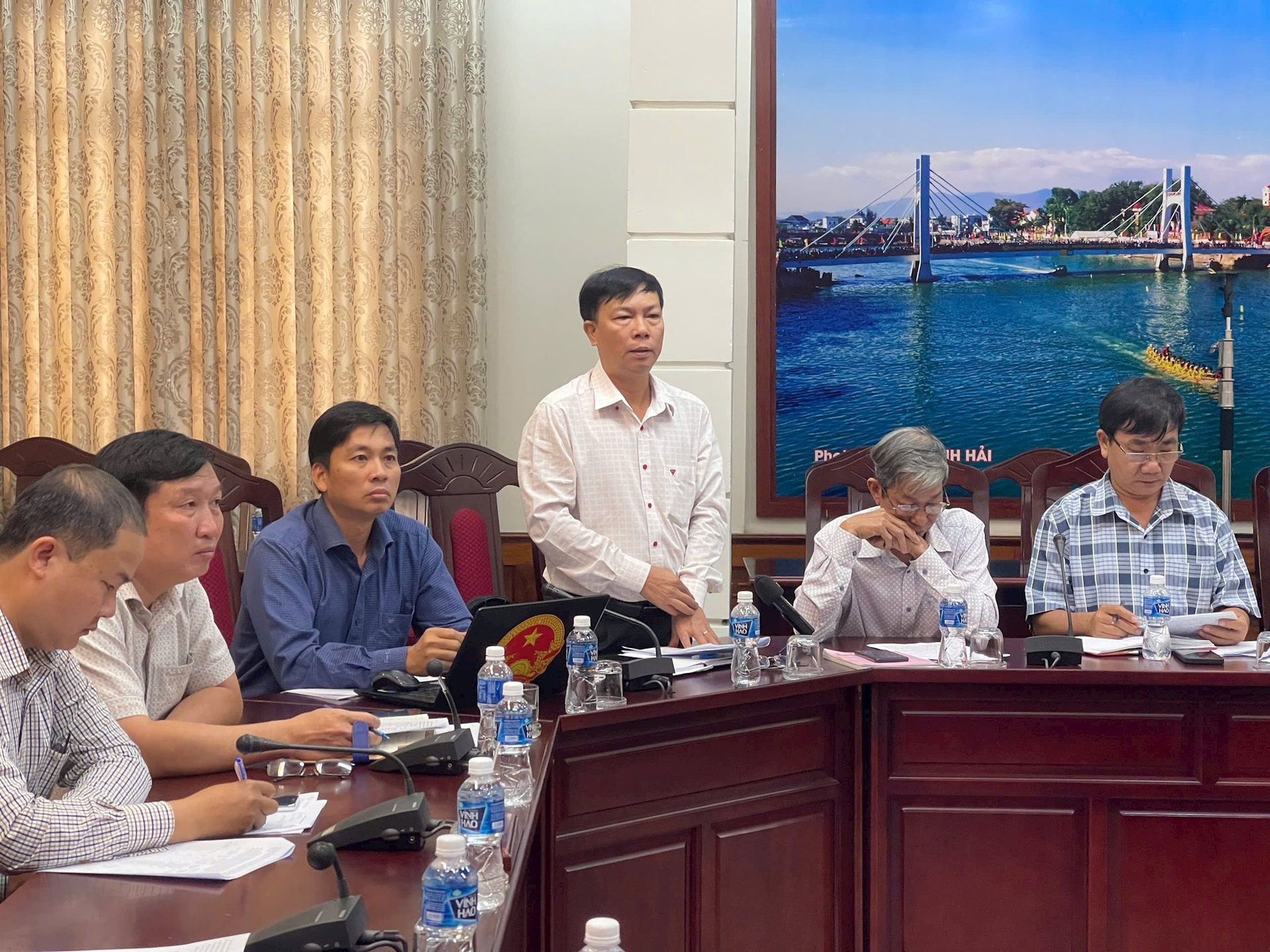 Das Volkskomitee der Gemeinde Ham Tan wies auf Schwierigkeiten bei der Landbeschaffung und -räumung hin.