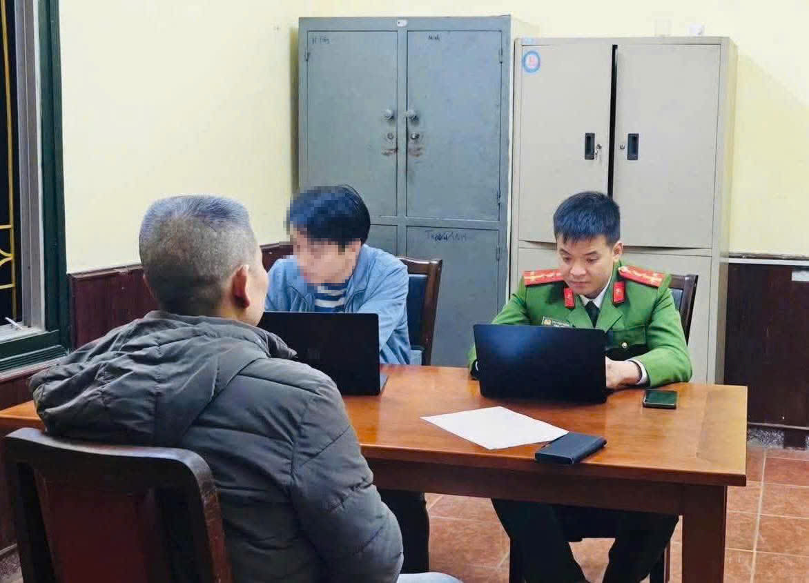Công an Link vào Phú Thọ làm việc với người vi phạm.jpg