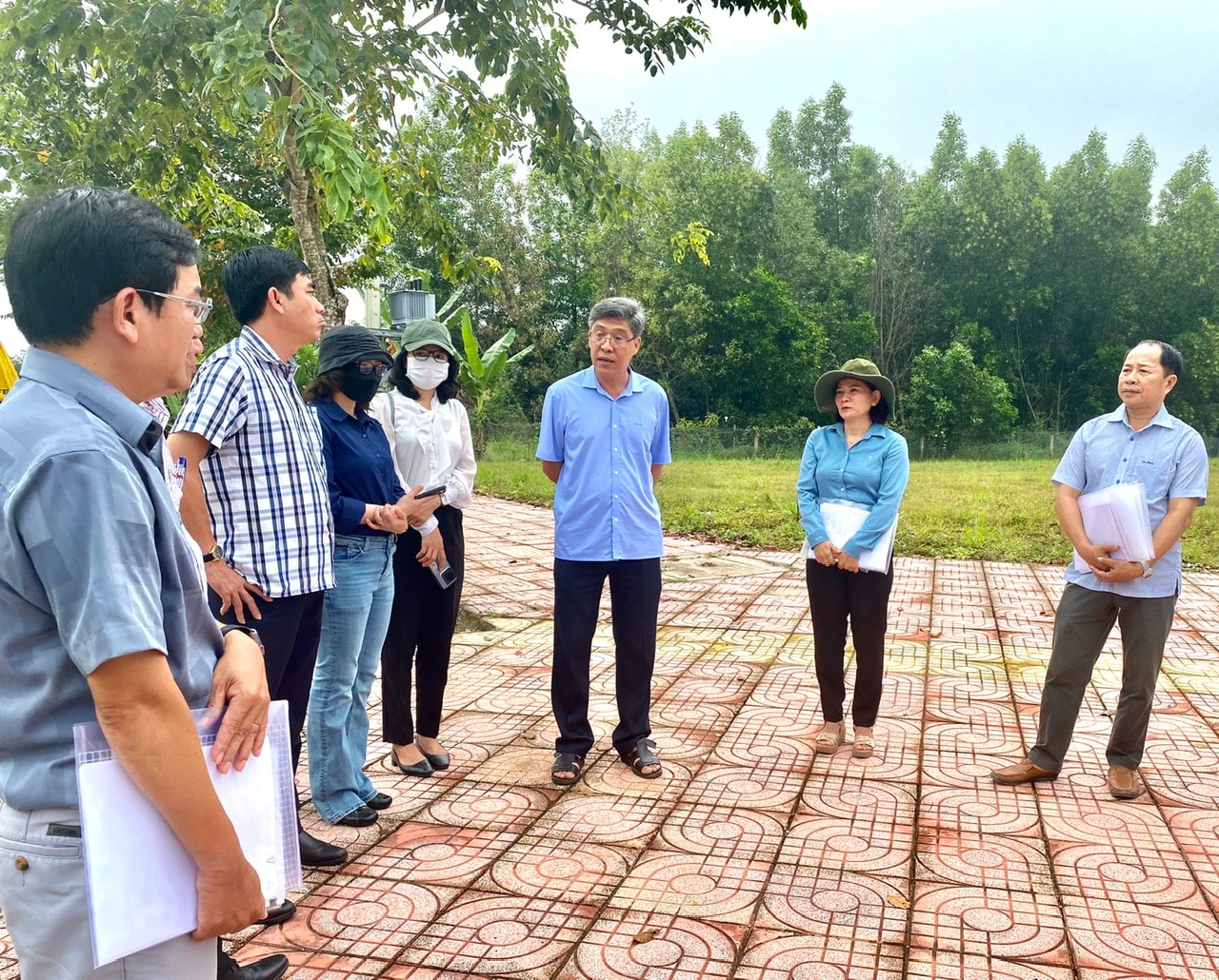 Ontmoet bewoners om te mobiliseren